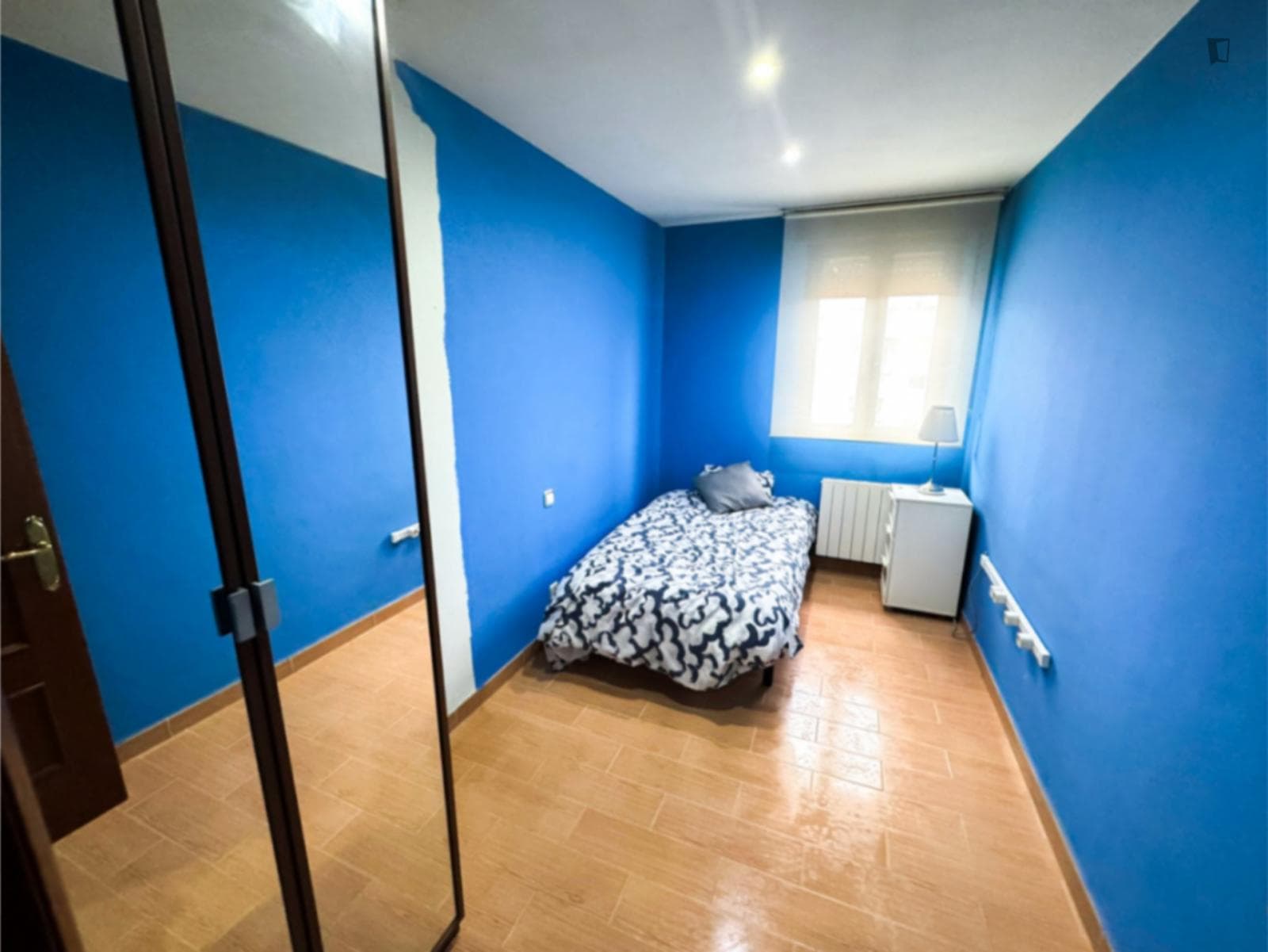 Inviting single bedroom near the Basarrate metro photo 1