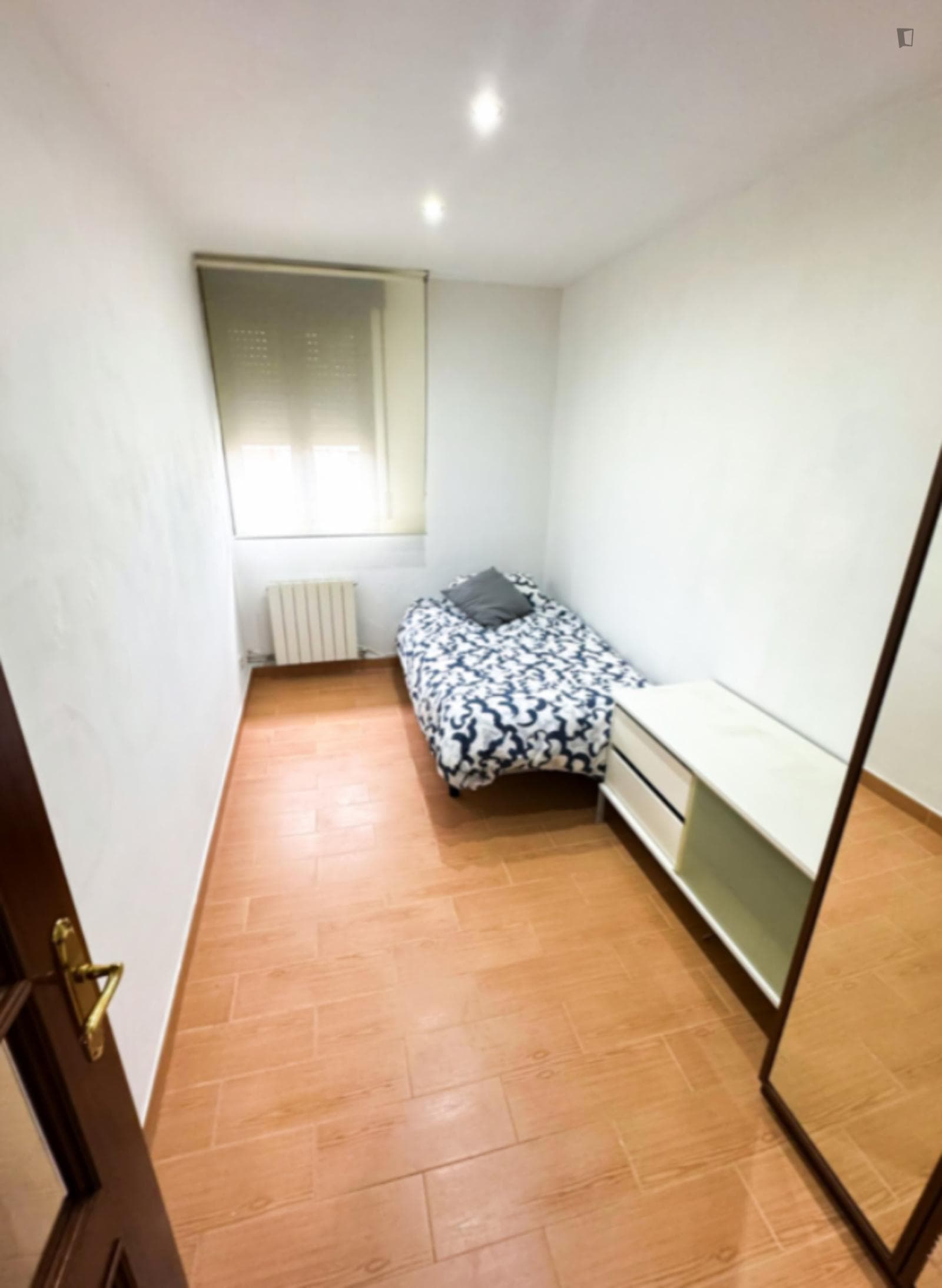 Pleasant single bedroom in the Santutxu district photo 1