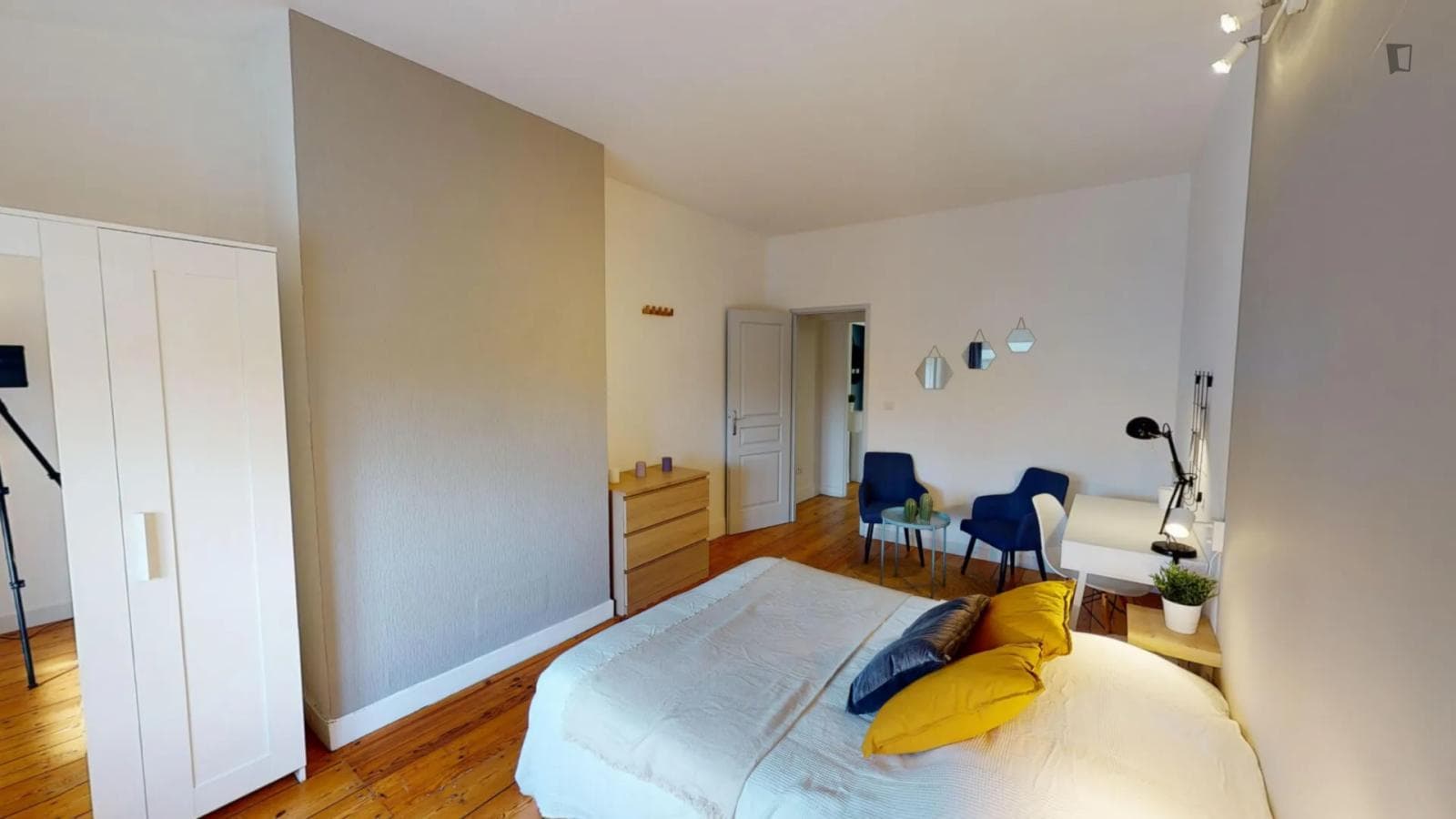 Property photo thumbnail
