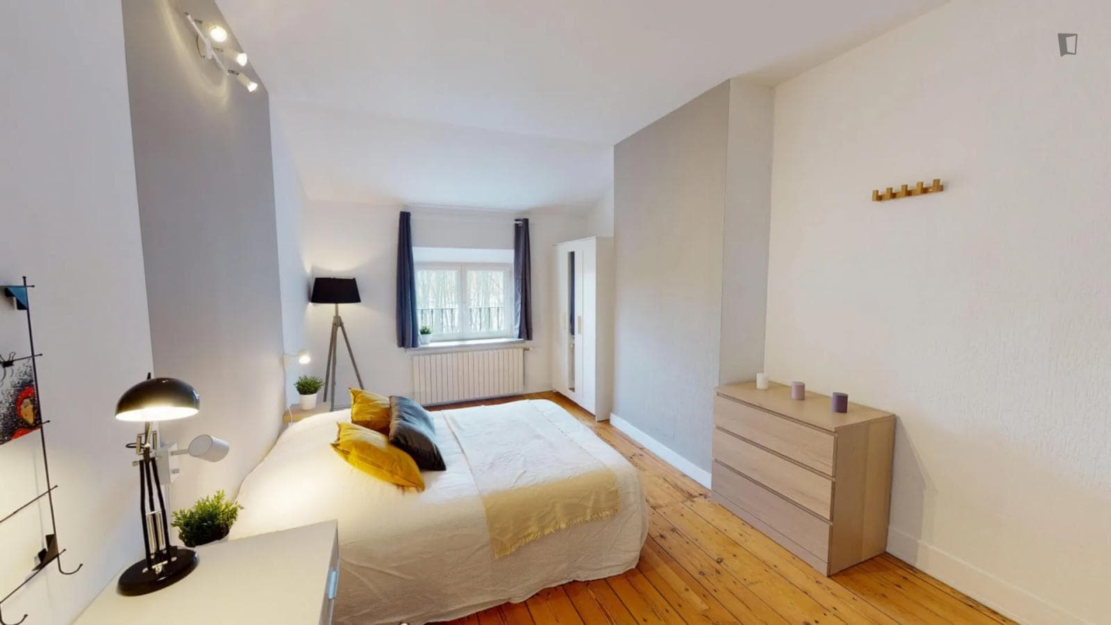 Property photo thumbnail