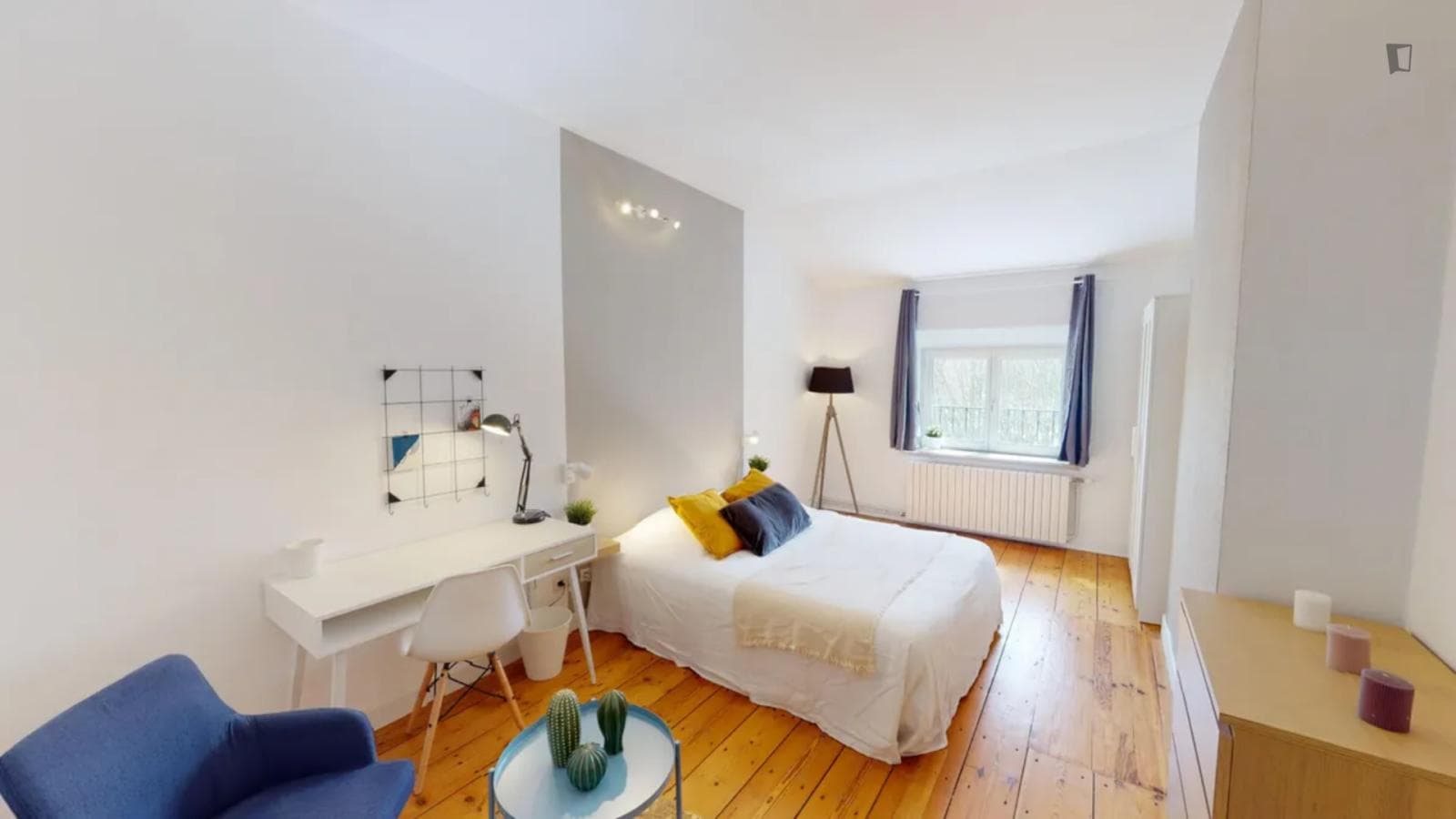 Cosy double bedroom in the Centre-Ville photo 1