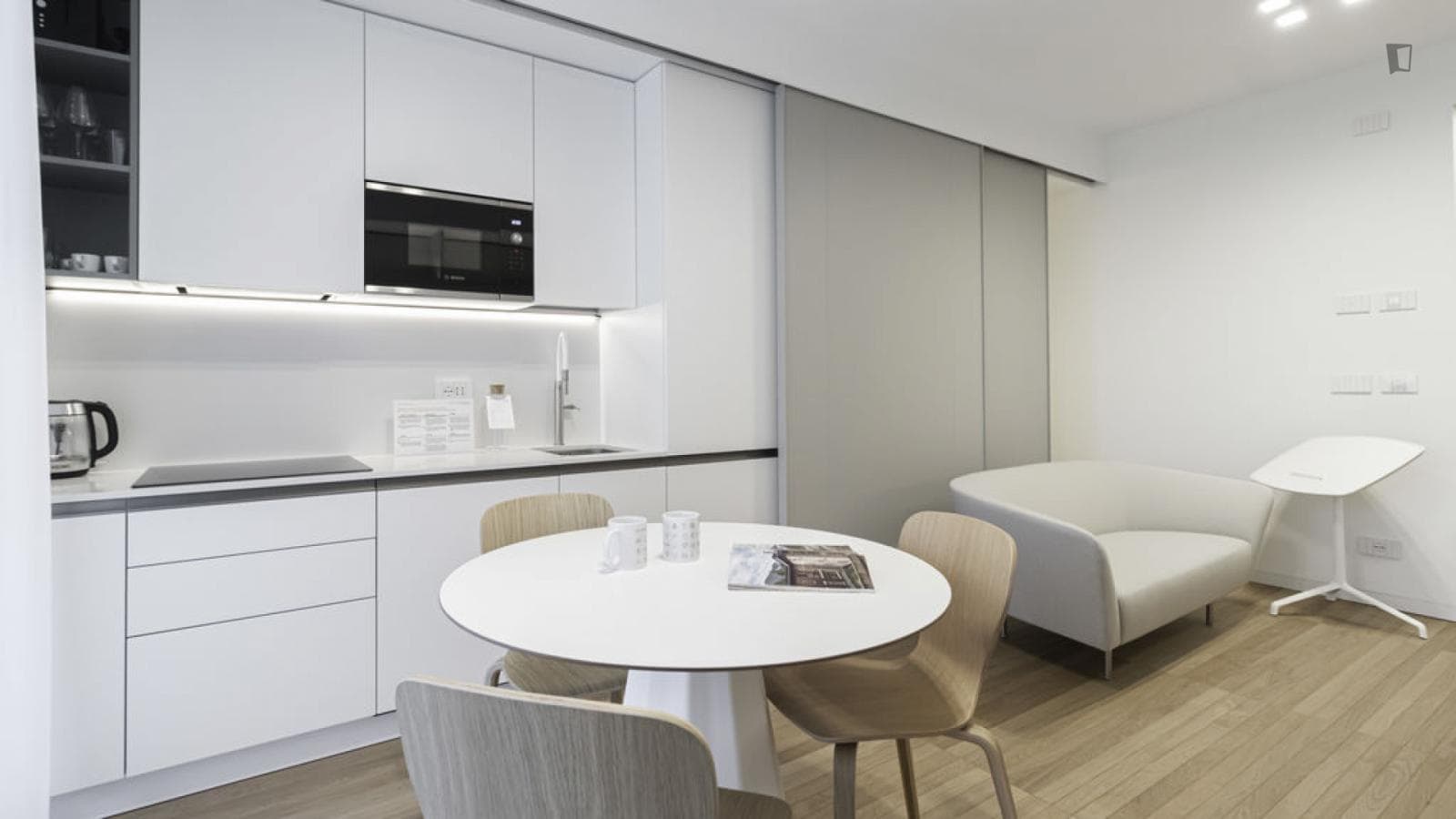 Homely 1-bedroom apartment in Maggiolina photo 1