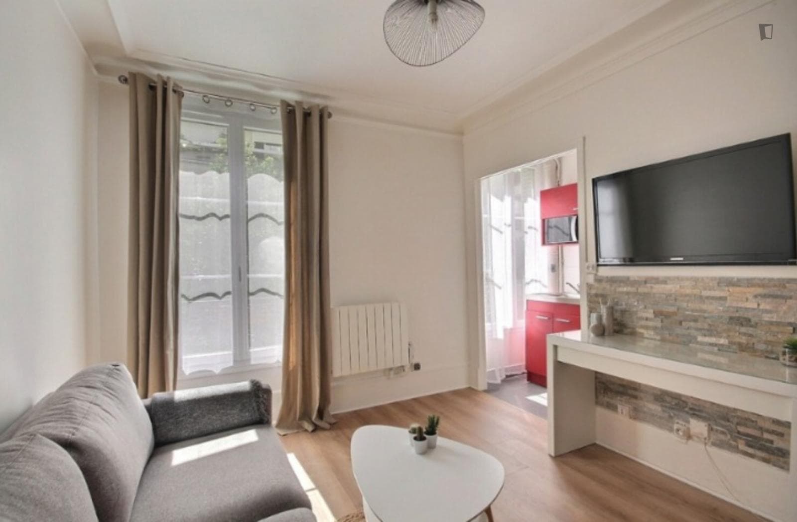 Smart studio near Guy Moquet metro station photo 1