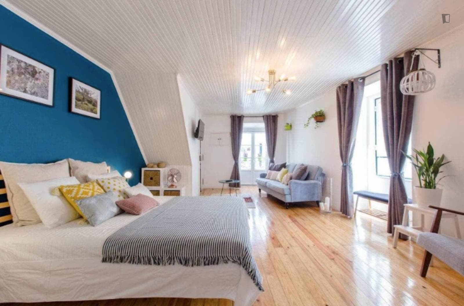Stylish 1-bedroom apartment near the Miradouro de Santo Estêvão photo 1
