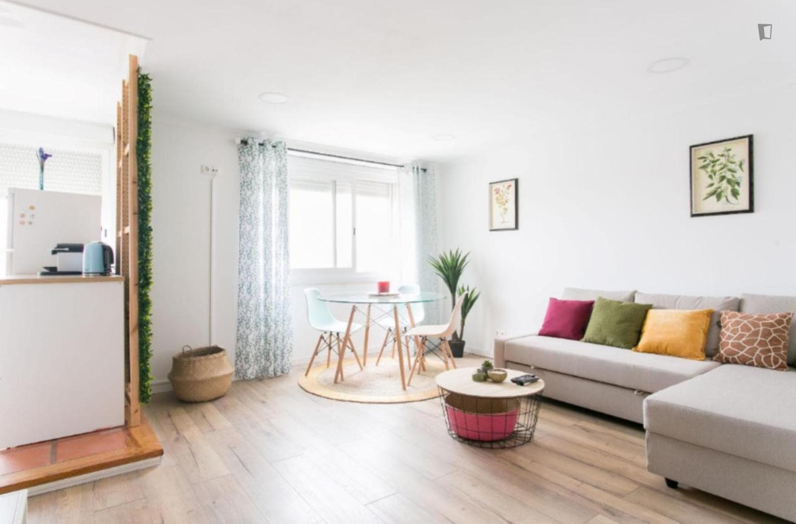 Welcoming 1-bedroom apartment with balcony close to Intendente metro station photo 1