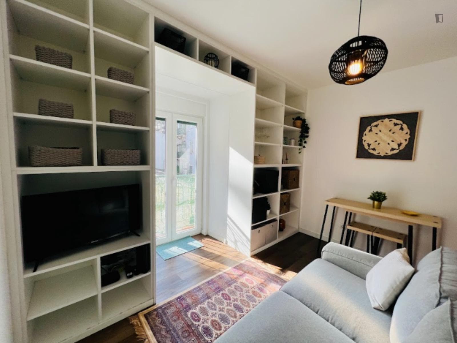 Welcoming 2-bedroom apartment close to Baixa-Chiado metro station photo 1