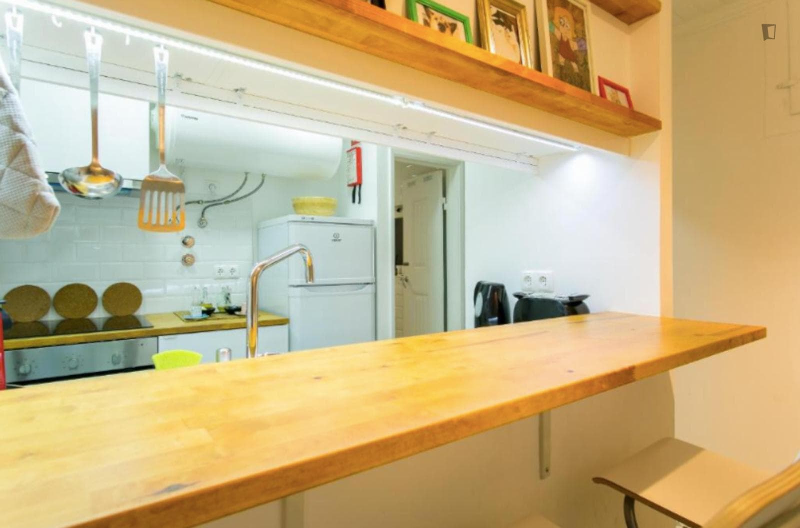 Inviting 2-bedroom apartment in Santos photo 1