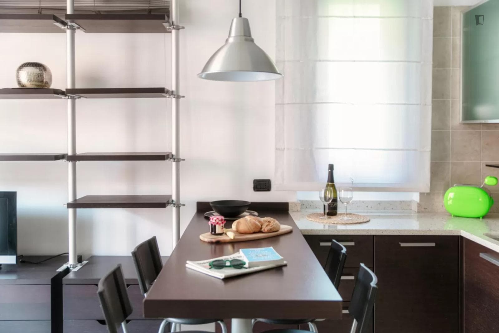 Large and comfy 1-bedroom flat near Parco di Villa Olmo photo 1