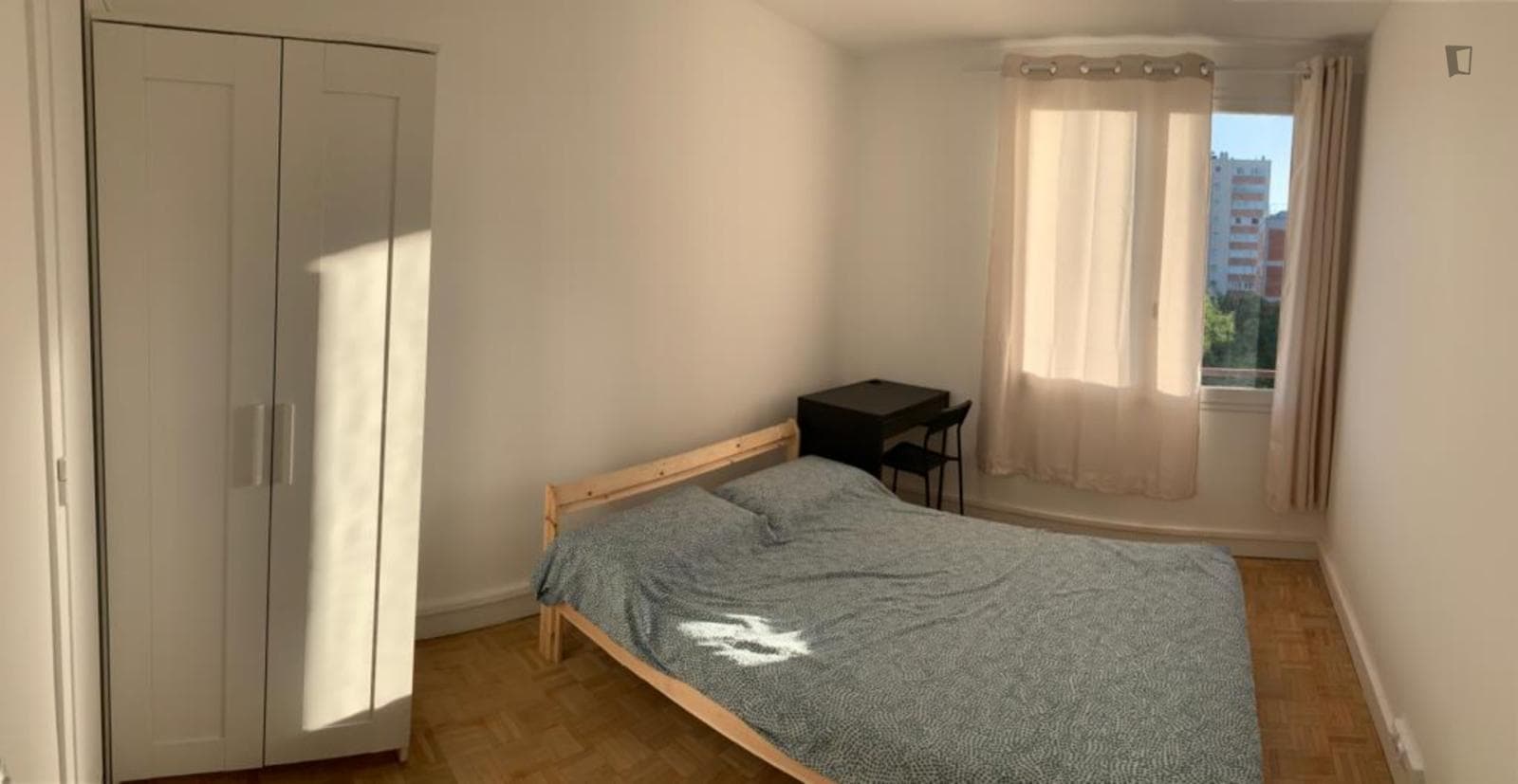 Pleasant double bedroom at Doorsteps of Paris photo 1