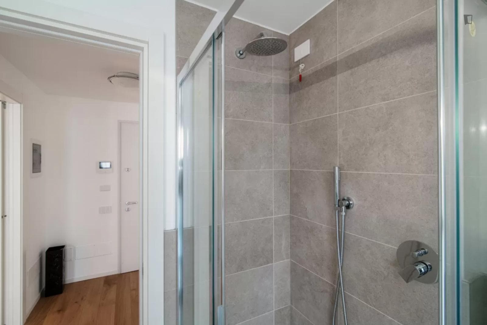 Comfy 1-bedroom flat close to Como S. Giovanni train station photo 1