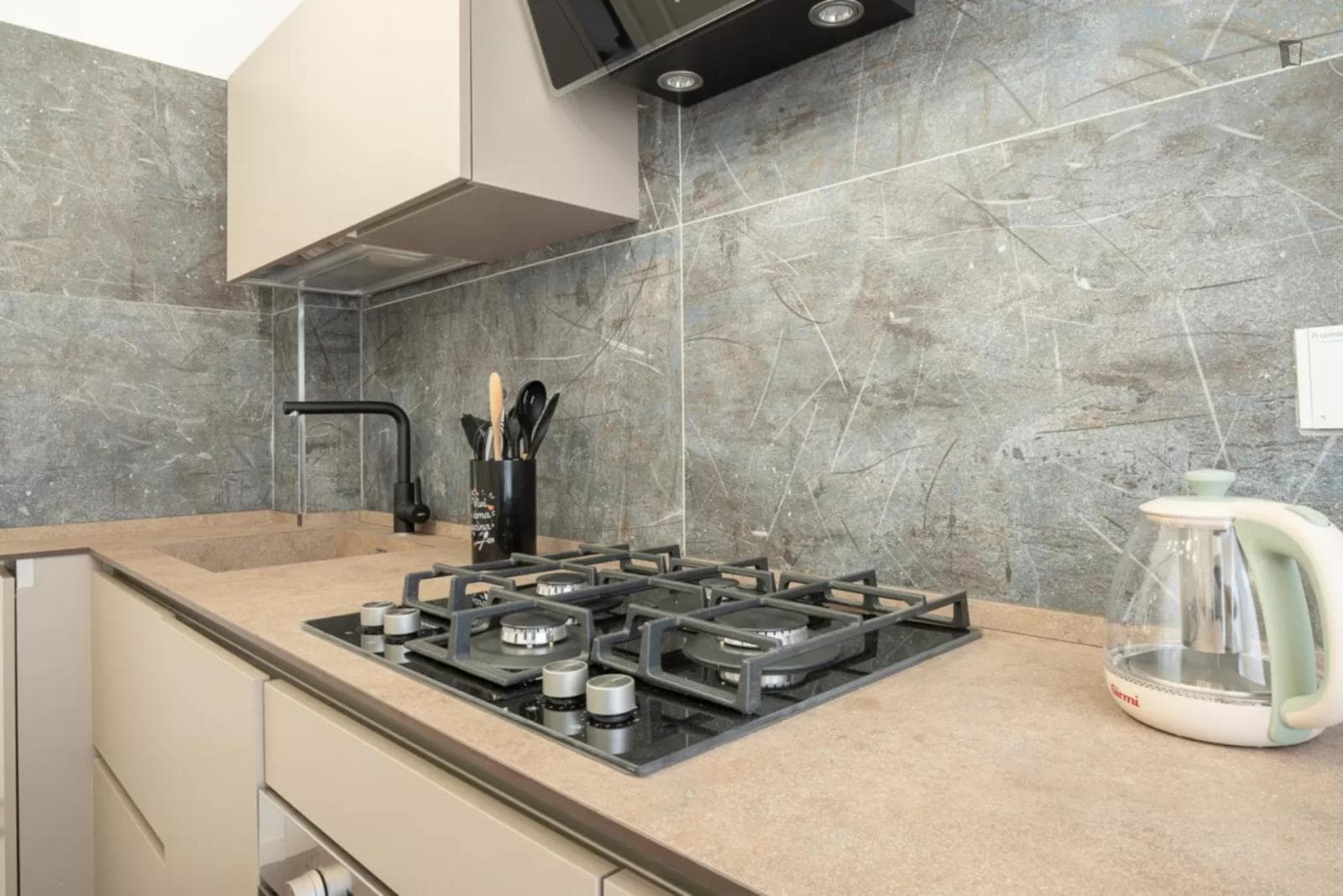 Appealing 1-bedroom apartment with balcony in the heart of San Giovanni photo 1