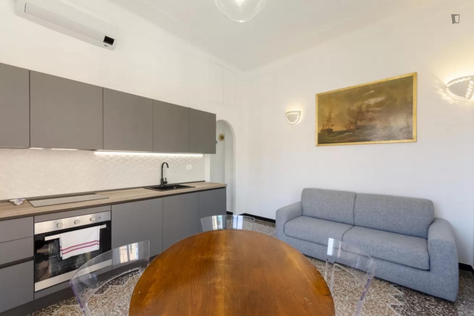 Dreamy 1bedroom flat by the beach photo 1