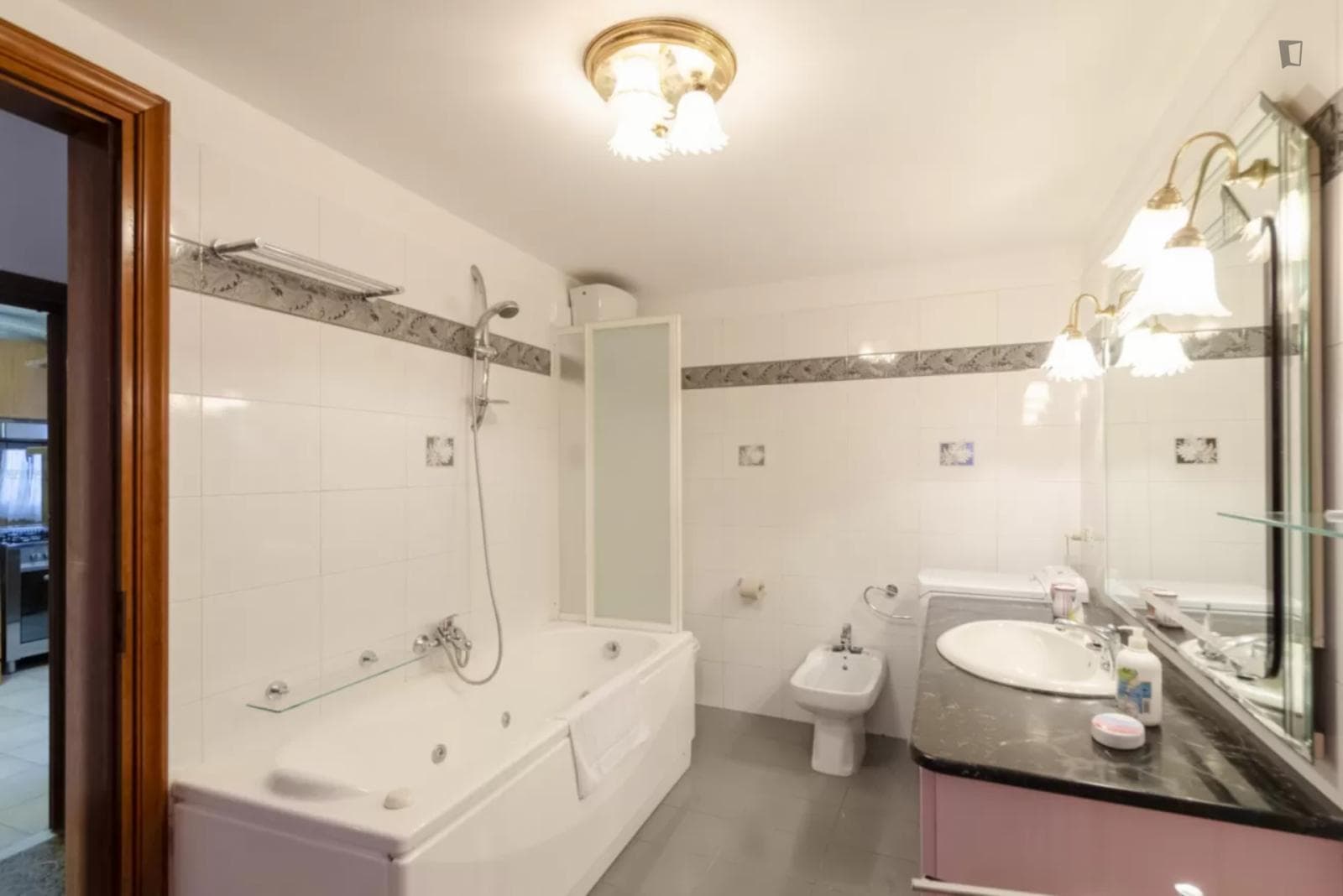 Welcoming 2-bedroom flat near the aquarium photo 1