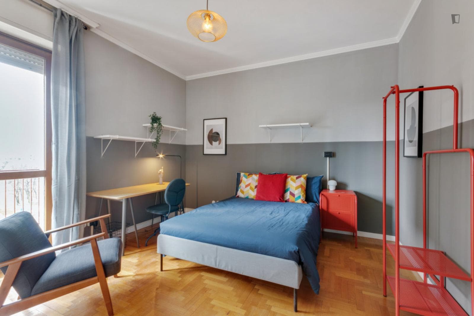 Spacious double bedroom in shared flat in Zara area photo 1