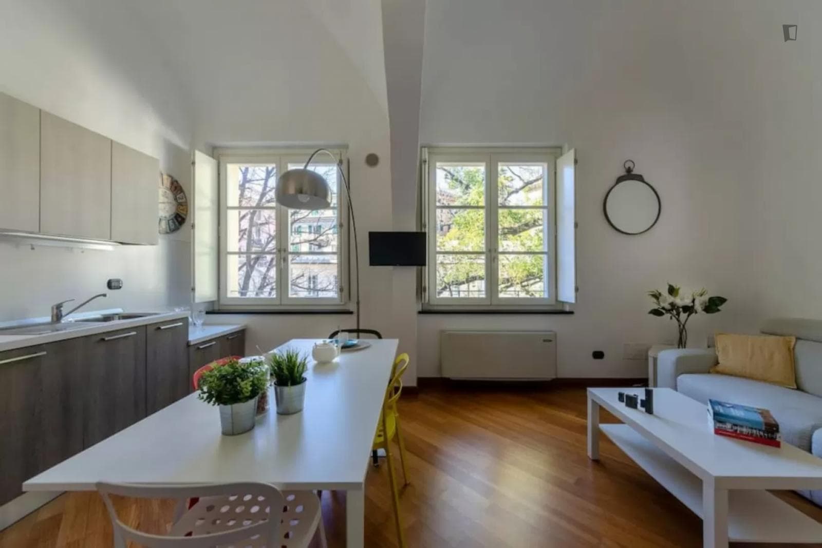 Decent 1-bedroom flat near Corvetto square photo 1