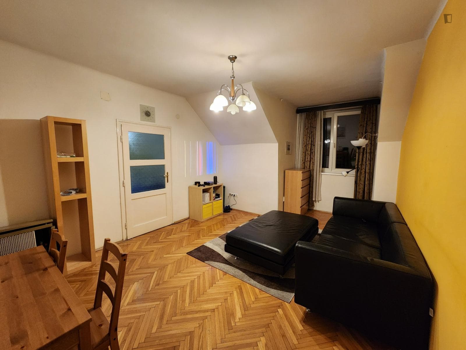 Cosy 1-bedroom apartment near the Széll Kálmán tér metro photo 1