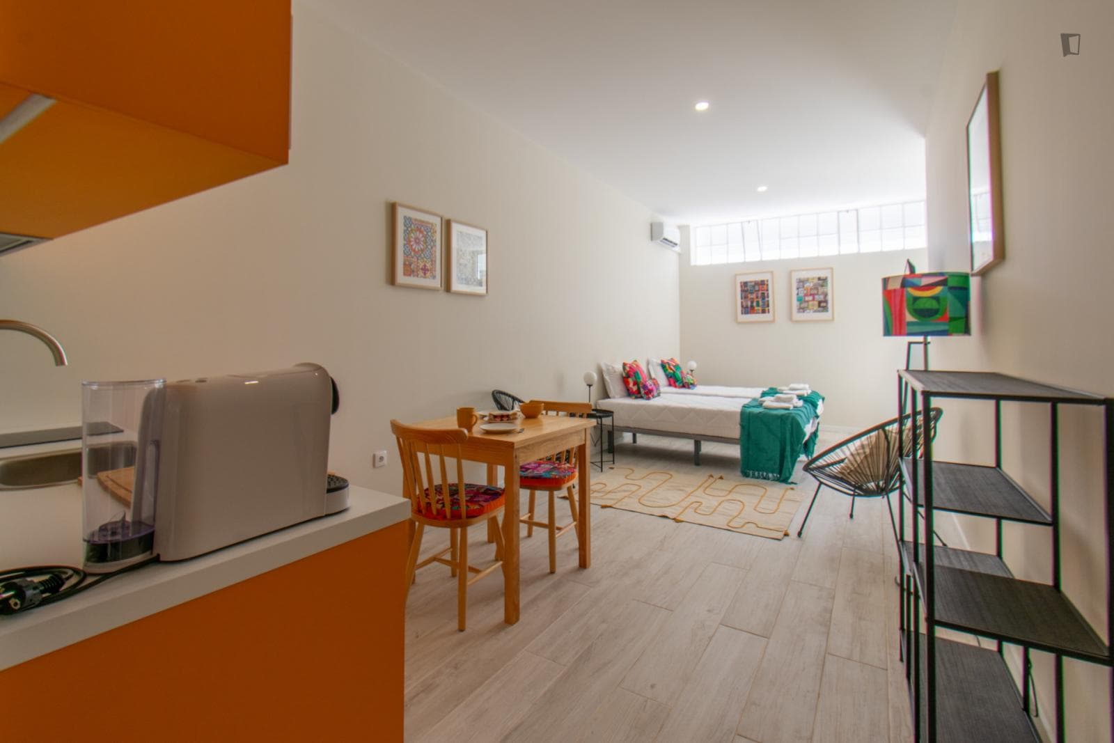 Beautiful studio in student-popular Paranhos photo 1