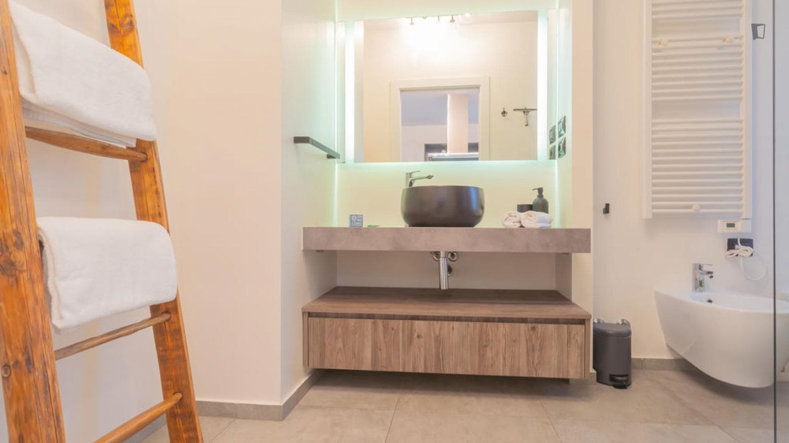 Delightful 1-bedroom apartment in the centre of Como photo 1