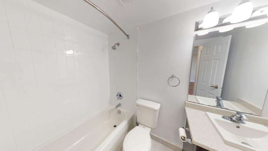 158 Ontario photo 1