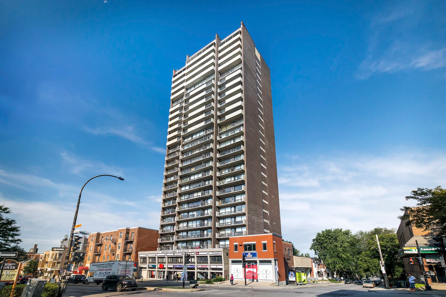 5120 Earnscliffe photo 1