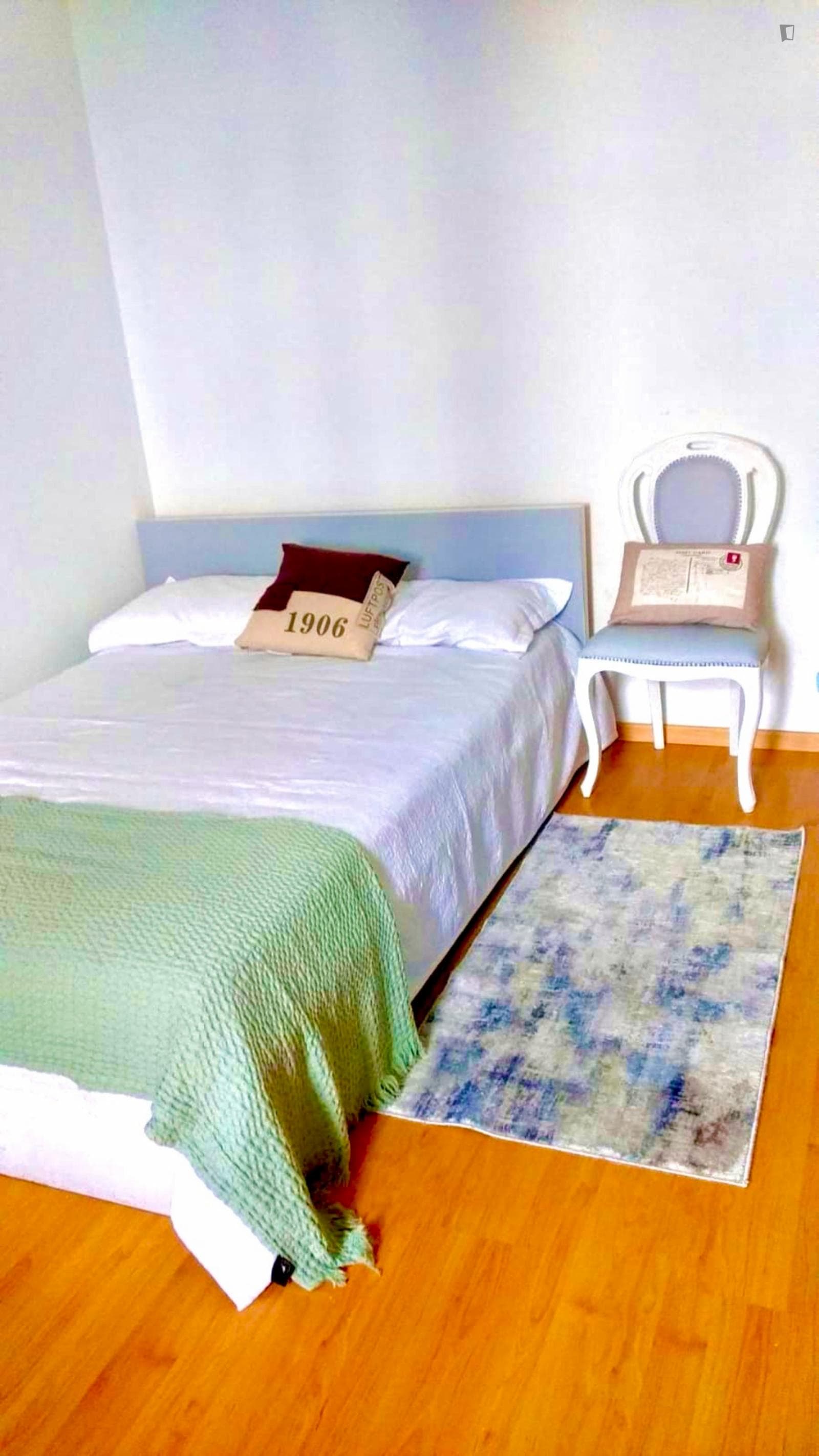 Single bedroom, with balcony, in 1-bedroom apartment photo 1