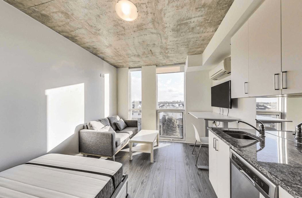 Entire Place·0B1B···1900 Simcoe St N photo 1
