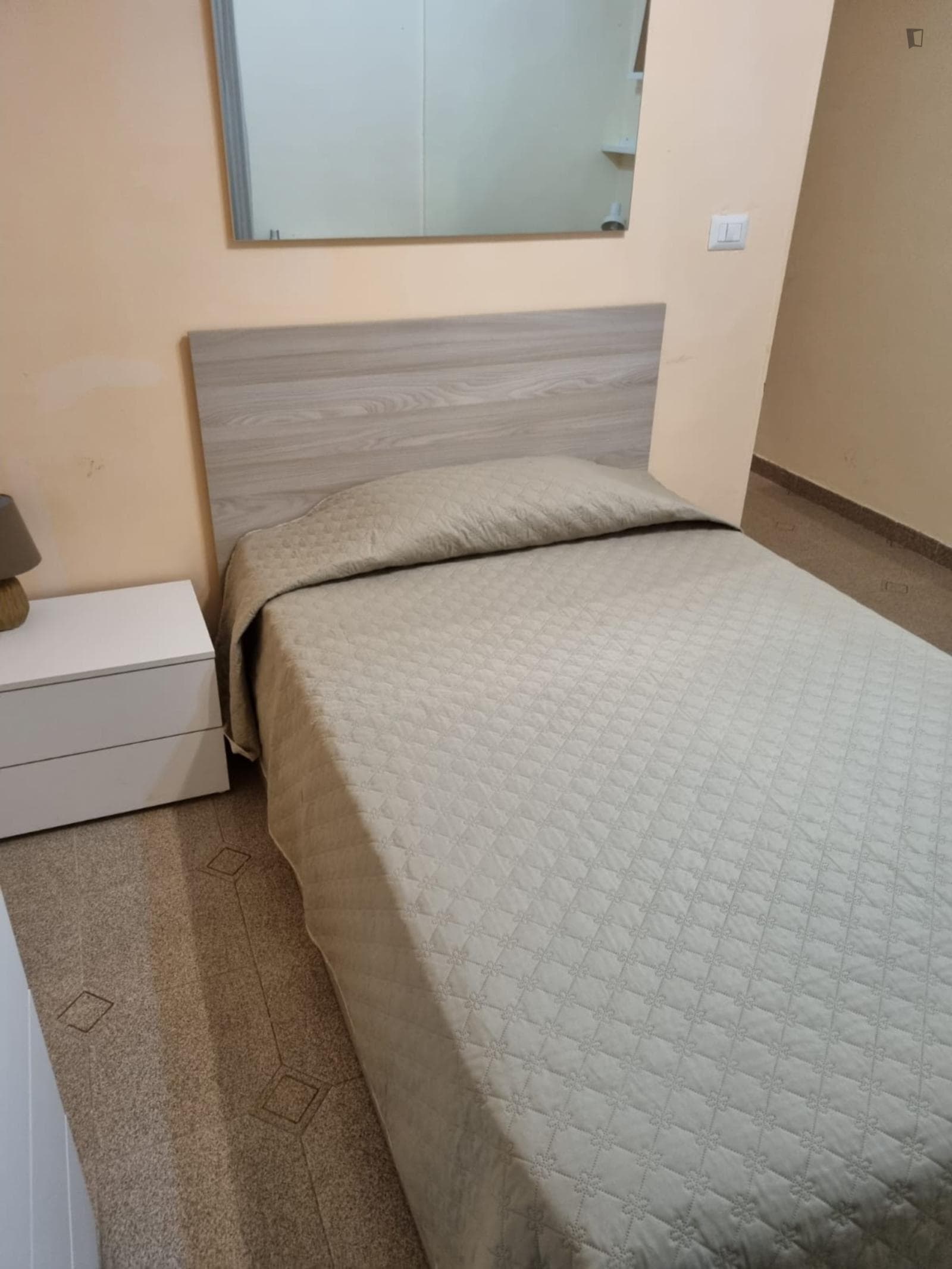 Lovely Double Bedroom in a 3-bedroom apartment nearby Metro Giulio Agricola photo 1