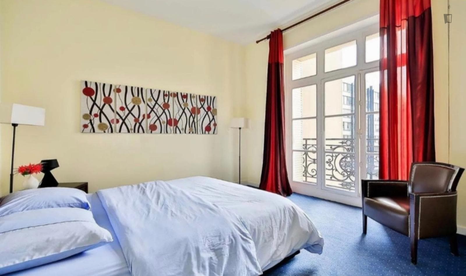 Delightful 7-bedroom apartment near Courcelles metro station photo 1