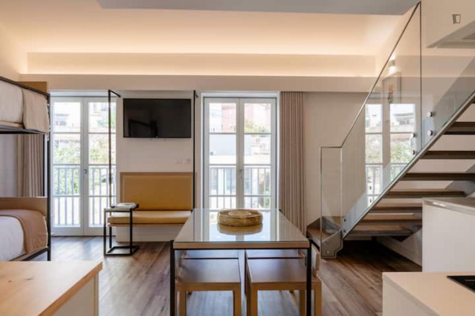 Neat 1-bedroom apartment near Jardim do Morro photo 1