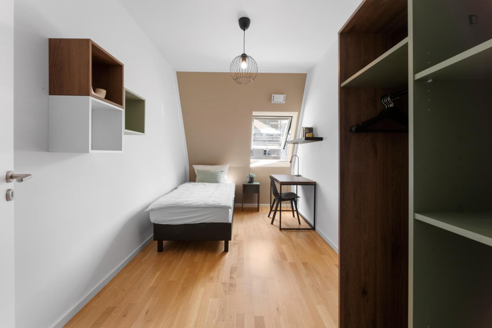 Cosy single bedroom in a brand new building in Mitte photo 1