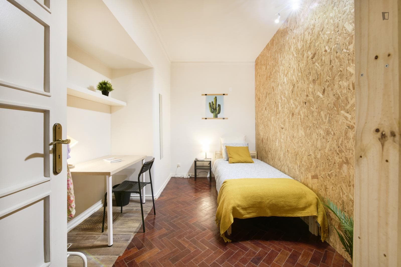 Cosy single bedroom close to Intendente metro station photo 1