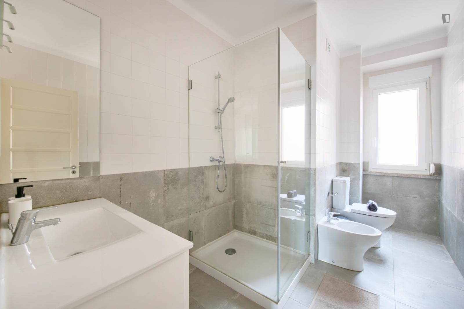 Bright single bedroom next to Parque Eduardo photo 1