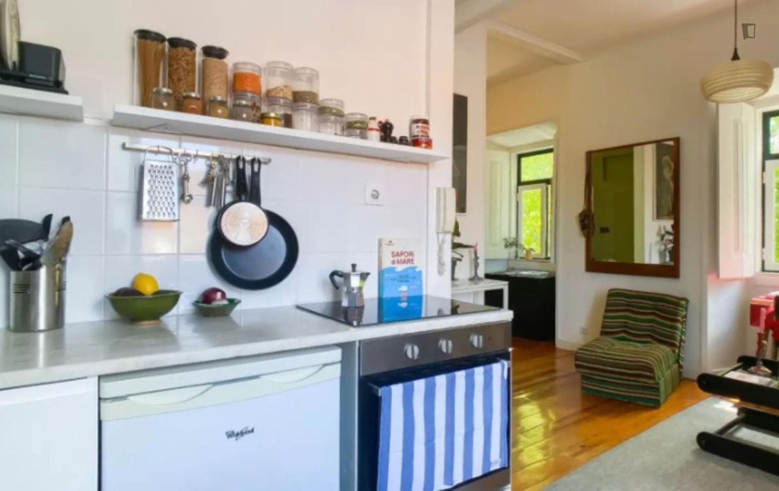 Lovely 1-bedroom flat next to Tapada das Necessidades photo 1