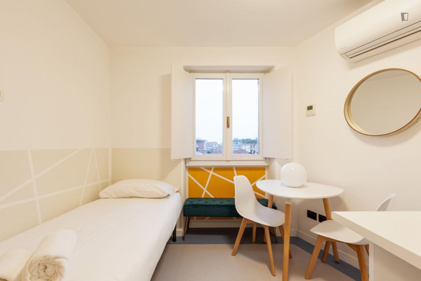Cosy studio a stone's throw from Università Cattolica photo 1