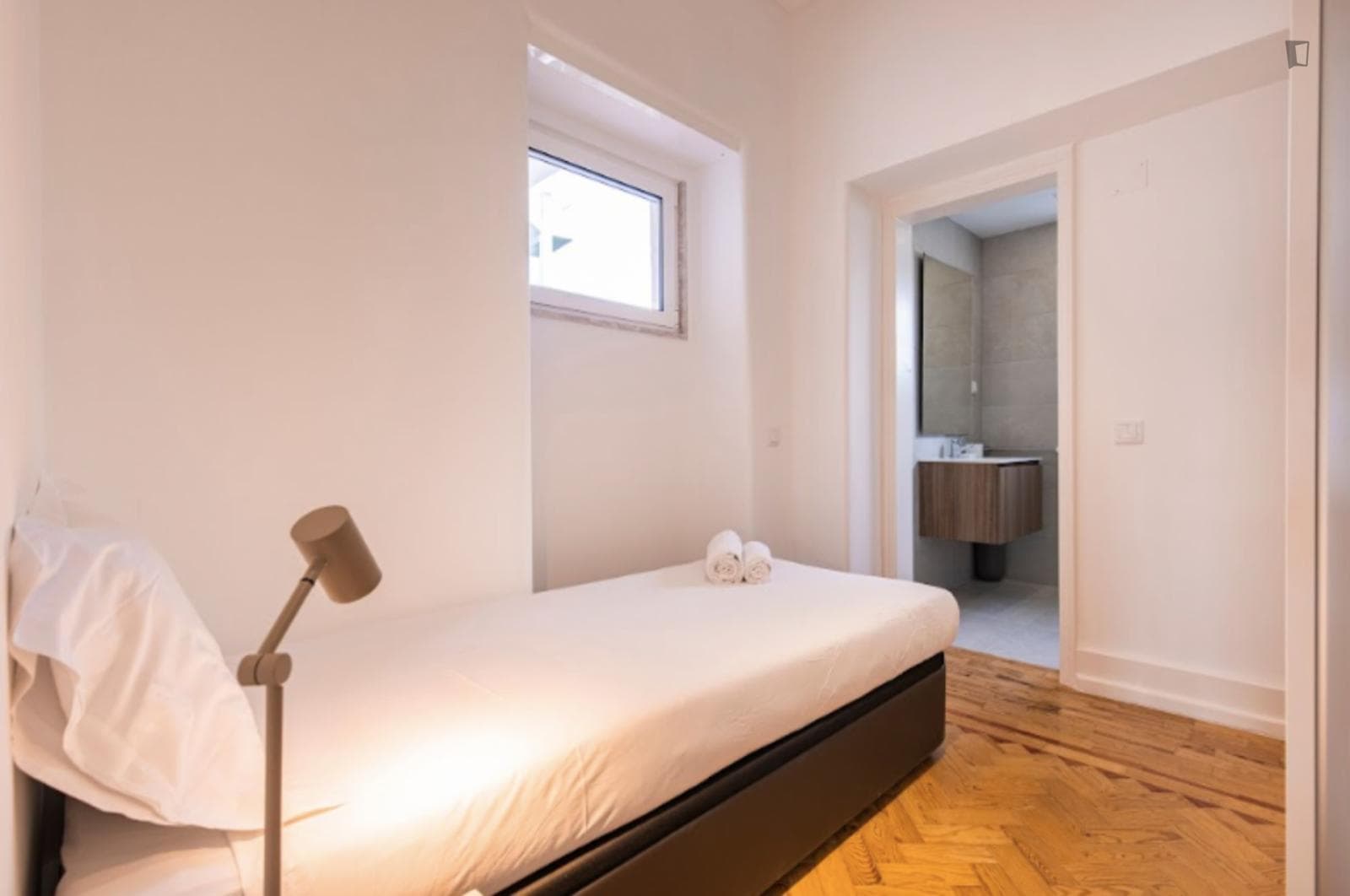 Excellent 4-bedroom apartment in Rato photo 1