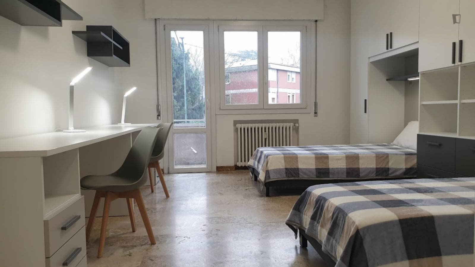 Spacious Twin Bedroom with balcony, near Venice photo 1