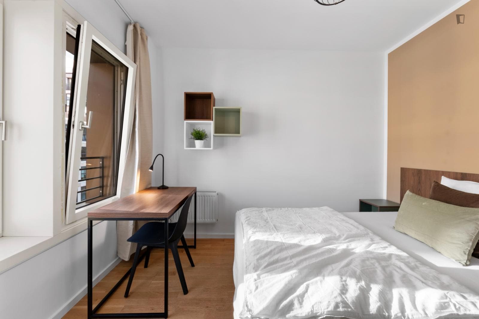 Welcoming double bedroom near the Mohrenstr metro photo 1