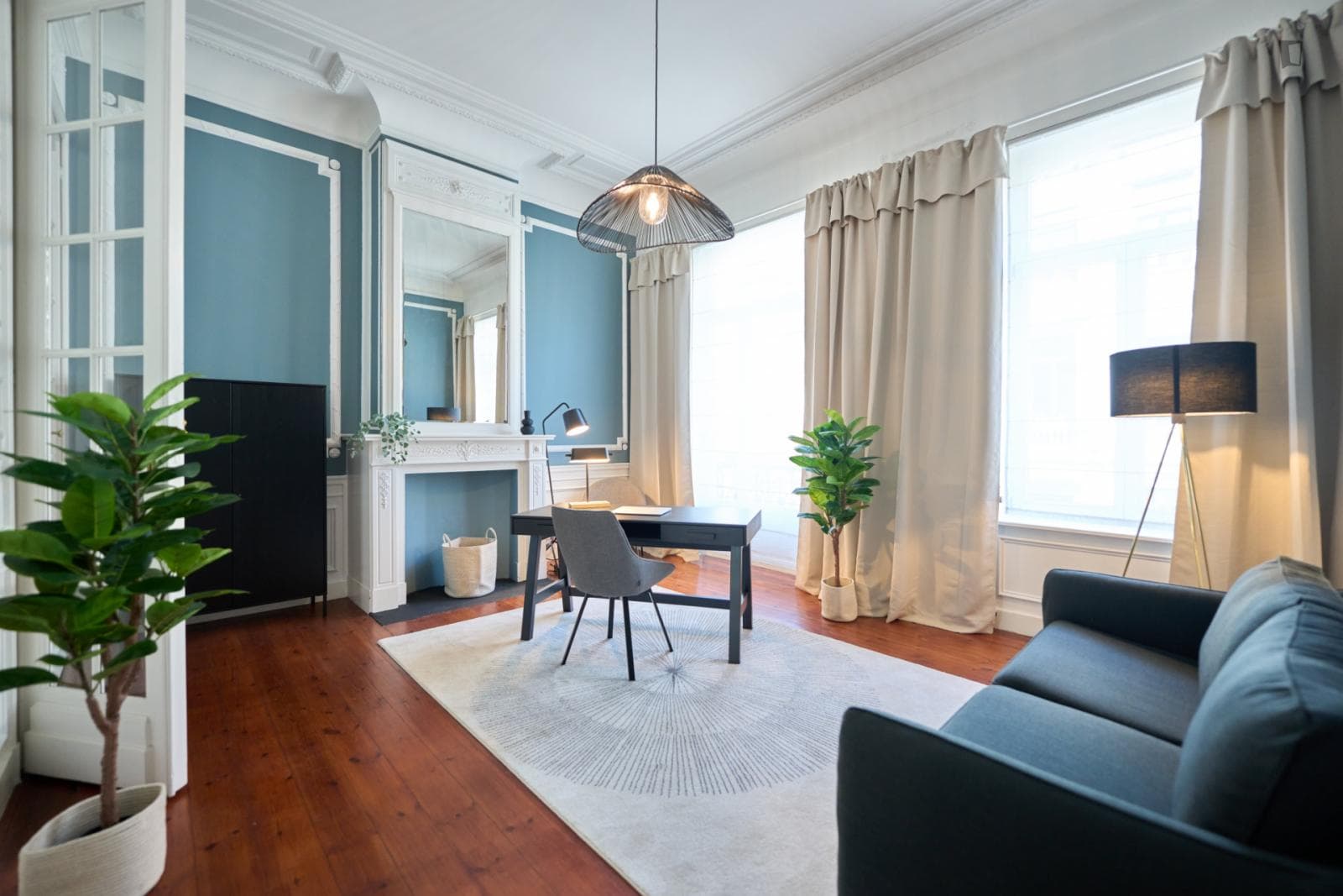 Luxurious 4-bedroom apartment near Square Marie-Louise photo 1