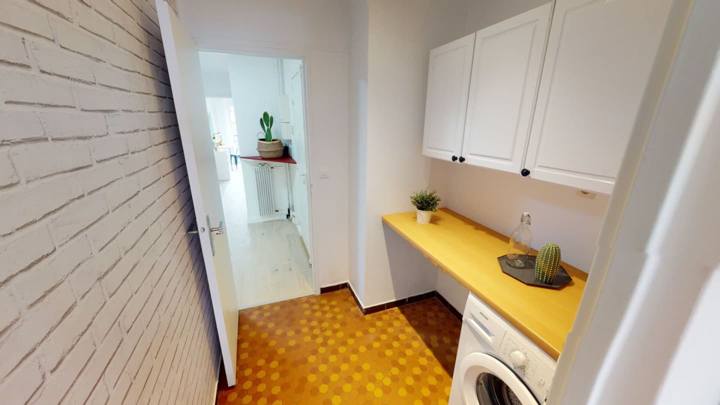 Cozy Bright Apt. near Jardin de l'Hospice Debrousse photo 1