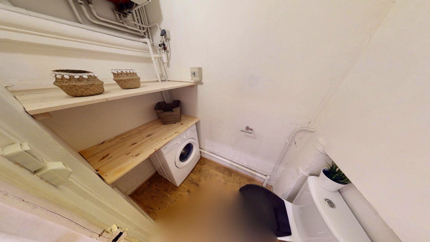 5-Bed Apartment on rue Peyras photo 1