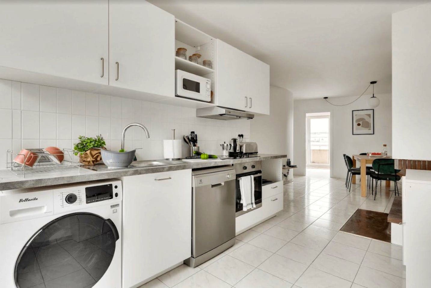 Beautiful Stylish Apt. 1 mile from Parc des Buttes-Chaumont photo 1