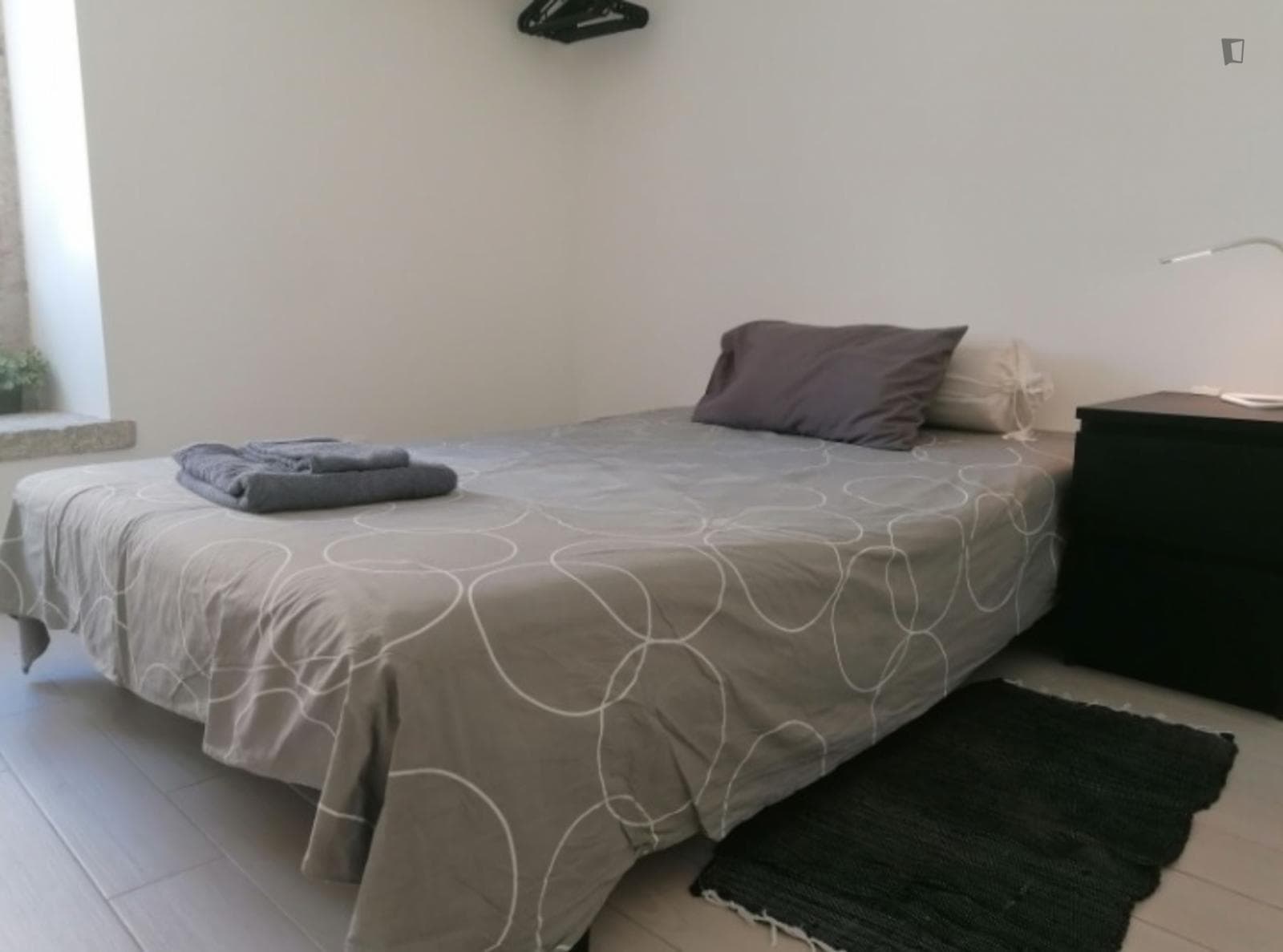 Nice double bedroom in Ajuda neighbourhood photo 1