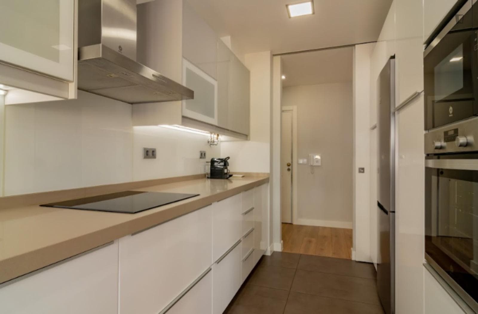 Welcoming 3-bedroom flat in Odivelas photo 1