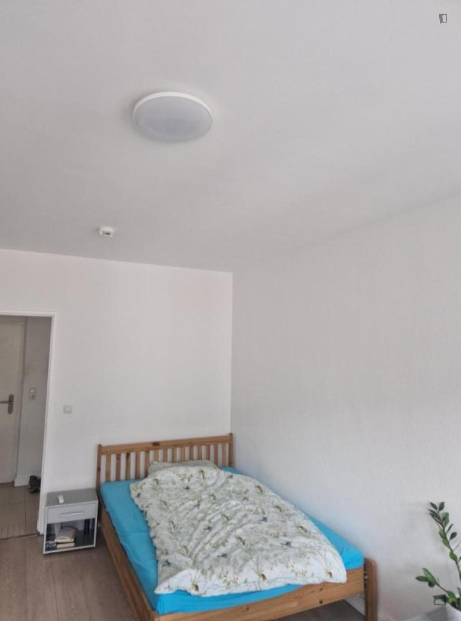 Comfy Double Bedroom near Frankfurt Hauptbahnhof photo 1