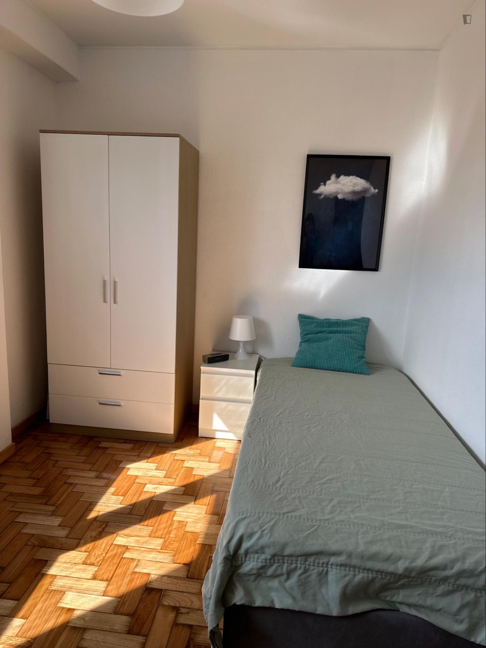 Great single bedroom in a 5-bedroom flat photo 1