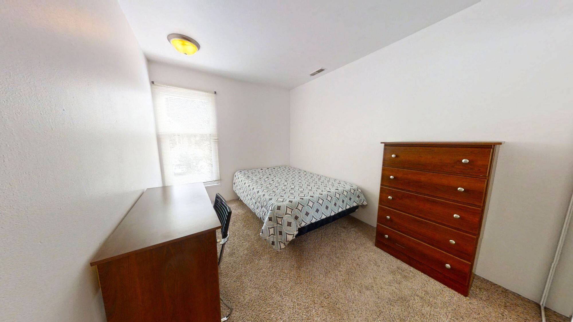 1109 W Stoughton Urbana IL photo 1