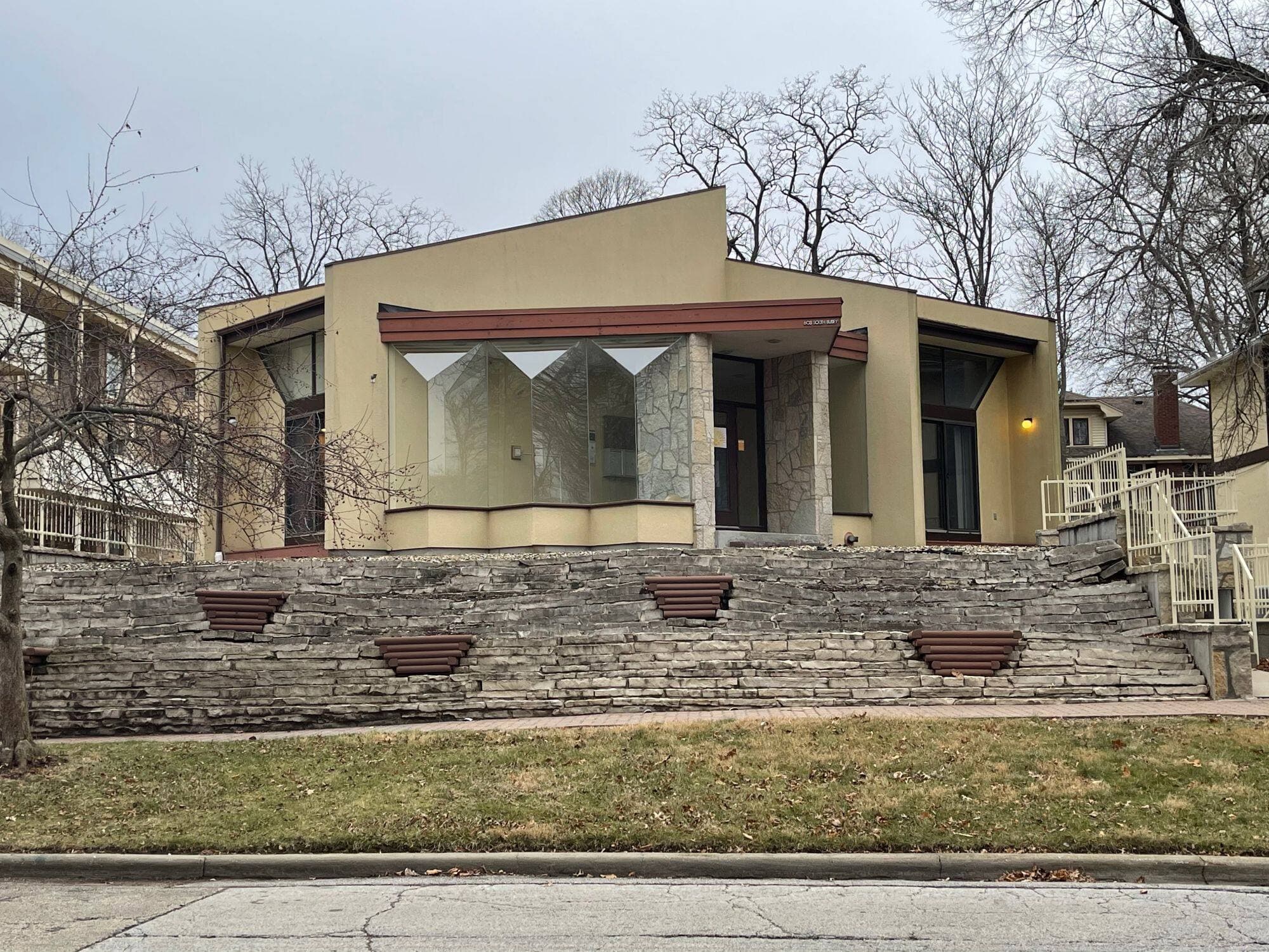 603 S Busey Urbana IL photo 1