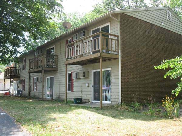 305 W. Elm St Urbana IL photo 1