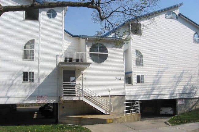 714 W Elm St Urbana IL photo 1