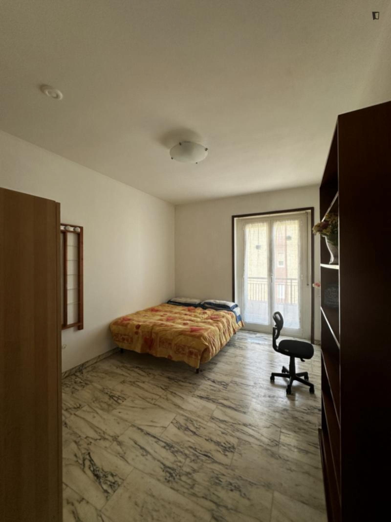 Cosy Double Bedroom with balcony, well connected to City Life photo 1
